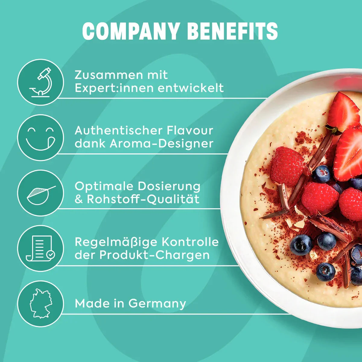 Schale Proteinpudding mit Beeren und Schokolade, Supplement-Support Vorteile auf Türkis