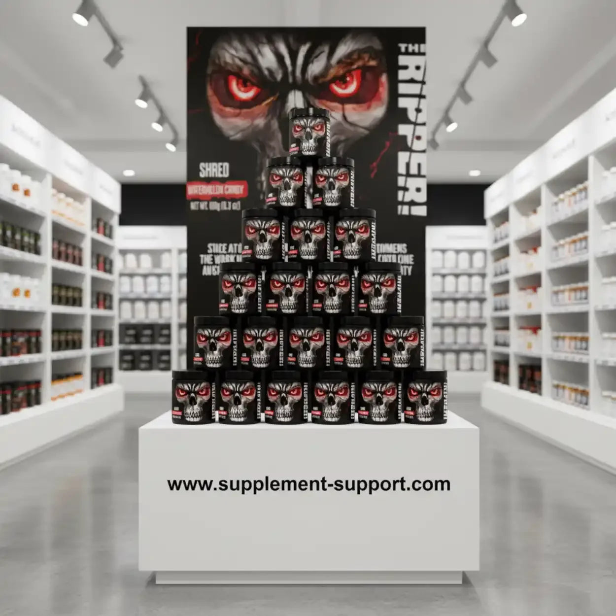 The Ripper Dosen mit Totenkopf-Design auf Verkaufstisch im modernen Nahrungsergänzungsmittel-Shop